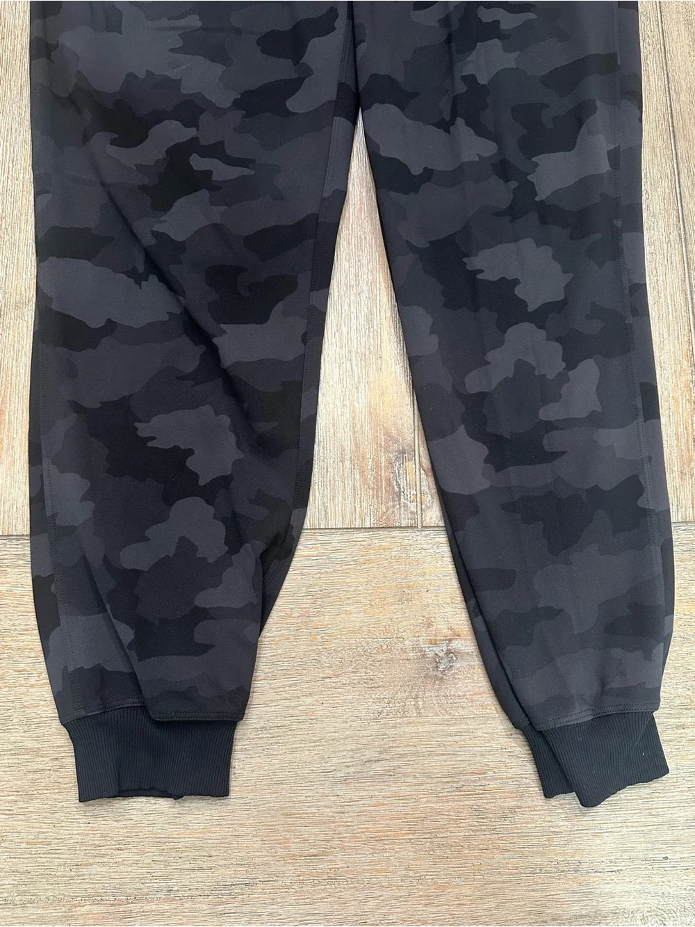 Lululemon Women’s Stretch High Rise Jogger Black Camo | Size 6